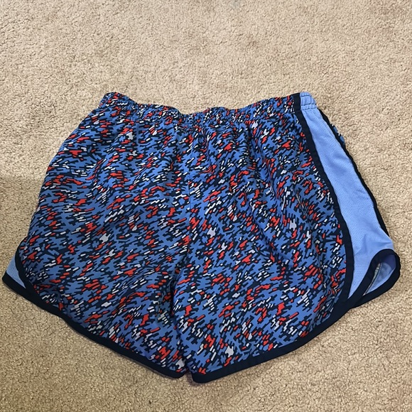 Nike - Picture 2 of 2